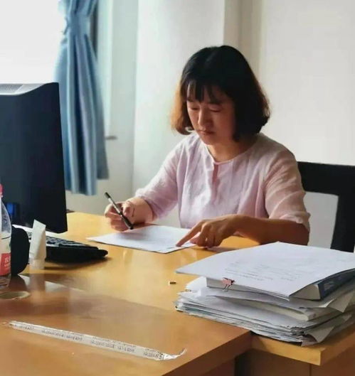 心有陽光 溫暖育人——記德育先進(jìn)個(gè)人畢明媛的教育咨詢服務(wù)